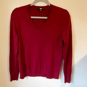 Cute Uniqlo women's sweater